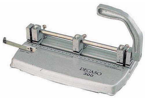 Imagen 1 del producto “Perforadora Pegaso 300 triple Ajuste con Regleta p/30 Hojas Color Gris - ”