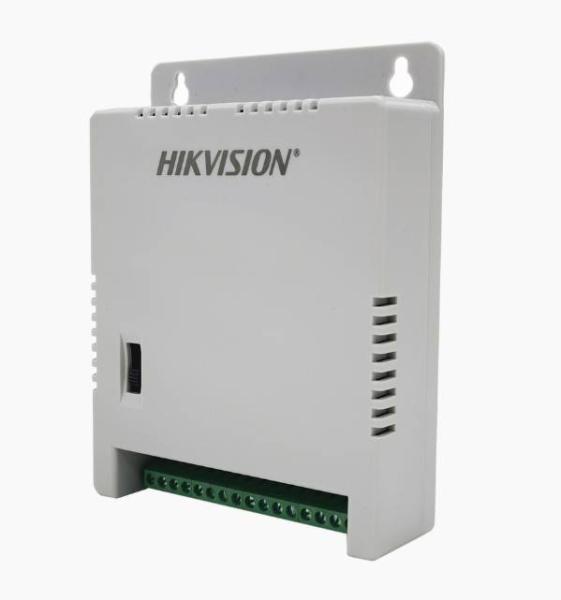 Imagen 1 del producto “Fuente de Poder Regulada 12 Vcc / 13.5 Vcc / 15 Vcc para 8 Cámaras / 1 Amp por Salida / Voltaje de Entrada 90 - 130 VCA / Filtro de Ruido para Cámaras 4K - ”